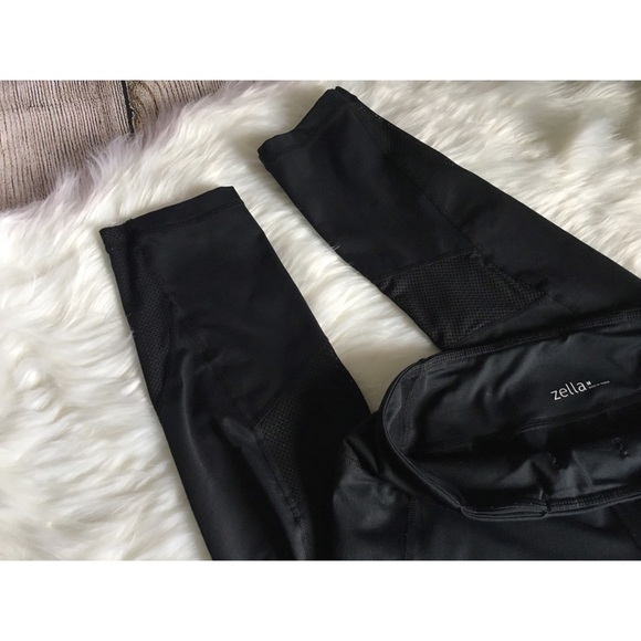 Zella Crop Leggings With Mesh Ankle and Pockets - Picture 2 of 5
